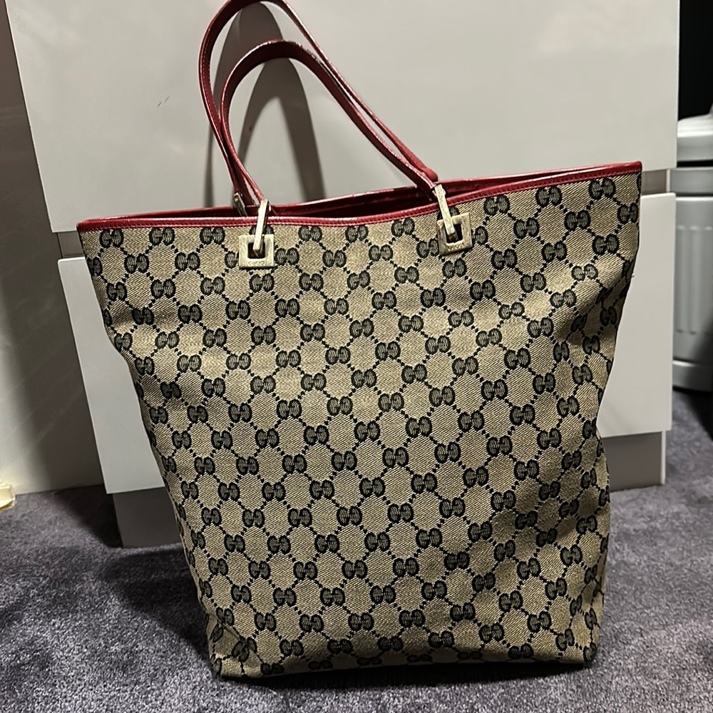 Gucci Signature Print Canvas Tote with red leather handles and trim. - Picture 1 of 17